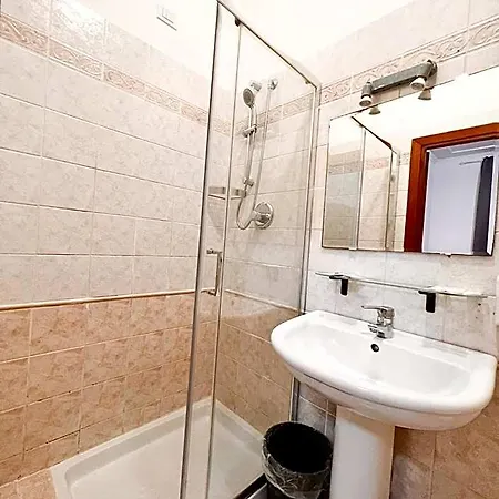 Alius Hotel 2*